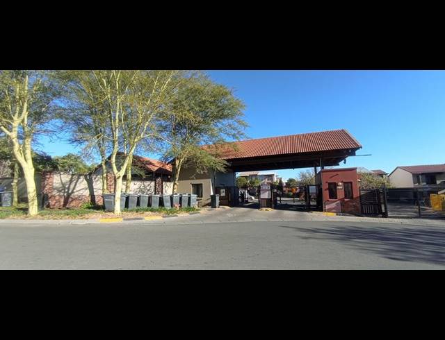 2 BEDROOM TOWNHOUSE FOR SALE IN VORNA VALLEY